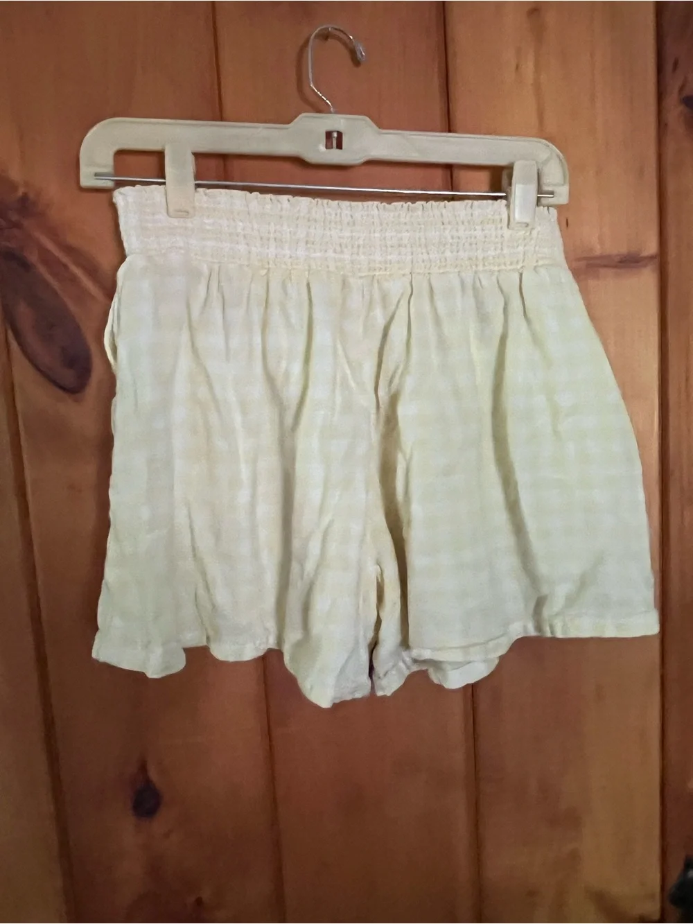 Girls Yellow Gingham Smocked-Waist Shorts